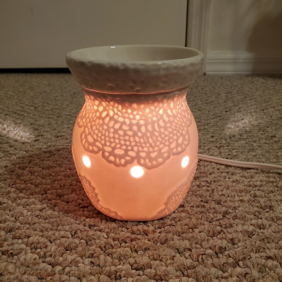 SCENTSY HEIRLOOM Full-Size Warmer RETIRED - Picture 2 of 7
